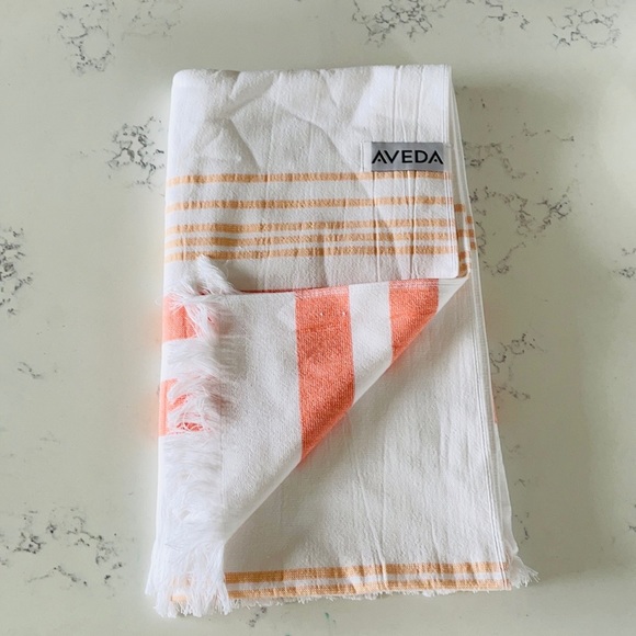 AVEDA Beach Towel - Picture 5 of 14